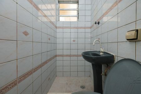 Casa para alugar com 100m², 2 quartos e 2 vagasBanheiro da Suíte