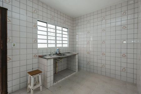 Casa para alugar com 100m², 2 quartos e 2 vagasCozinha
