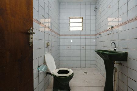 Casa para alugar com 100m², 2 quartos e 2 vagasBanheiro