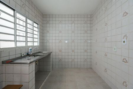 Casa para alugar com 100m², 2 quartos e 2 vagasCozinha