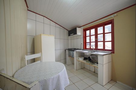 Cozinha de kitnet/studio para alugar com 1 quarto, 45m² em Ingleses do Rio Vermelho, Florianópolis