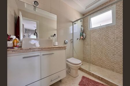 Casa de condomínio à venda com 310m², 4 quartos e 3 vagas Casa de condomínio à venda com 310m², 4 quartos e 3 vagasSuite 2 - Banheiro