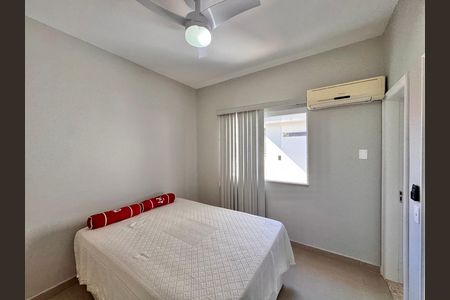 Casa de condomínio à venda com 310m², 4 quartos e 3 vagas Casa de condomínio à venda com 310m², 4 quartos e 3 vagasSuite 4