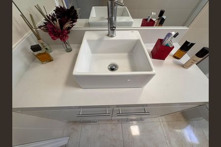 Casa de condomínio à venda com 310m², 4 quartos e 3 vagas Casa de condomínio à venda com 310m², 4 quartos e 3 vagasSuite 3 - Banheiro