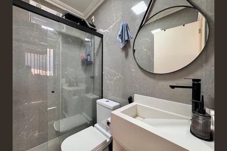 Casa de condomínio à venda com 310m², 4 quartos e 3 vagas Casa de condomínio à venda com 310m², 4 quartos e 3 vagasBanheiro Social