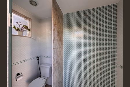 Casa de condomínio à venda com 310m², 4 quartos e 3 vagas Casa de condomínio à venda com 310m², 4 quartos e 3 vagasÁrea externa