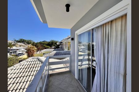 Casa de condomínio à venda com 310m², 4 quartos e 3 vagas Casa de condomínio à venda com 310m², 4 quartos e 3 vagasSuite 1 - Varanda