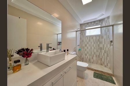 Casa de condomínio à venda com 310m², 4 quartos e 3 vagas Casa de condomínio à venda com 310m², 4 quartos e 3 vagasSuite 3 - Banheiro
