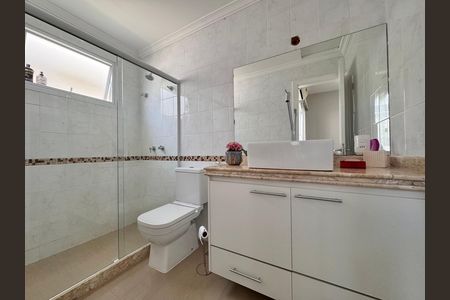 Casa de condomínio à venda com 310m², 4 quartos e 3 vagas Casa de condomínio à venda com 310m², 4 quartos e 3 vagasSuite 4 - Banheiro