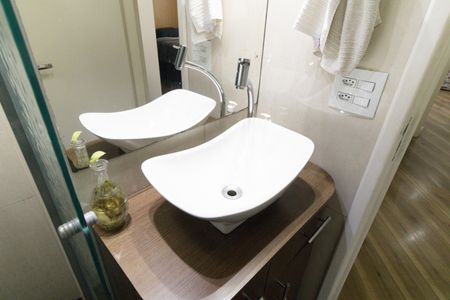 Apartamento à venda com 52m², 2 quartos e 1 vaga Apartamento à venda com 52m², 2 quartos e 1 vagaBanheiro