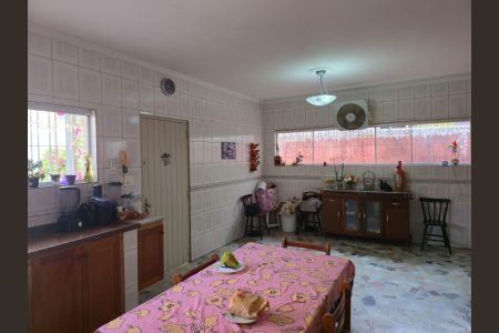 Casa para alugar com 400m², 3 quartos e 3 vagasCozinha 