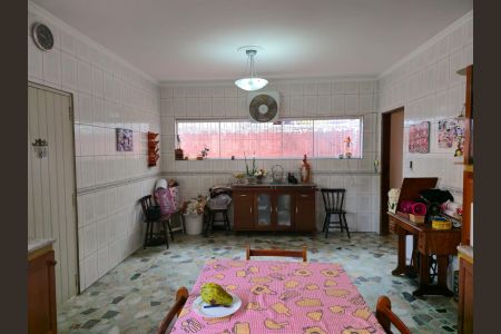 Casa para alugar com 400m², 3 quartos e 3 vagasCozinha 