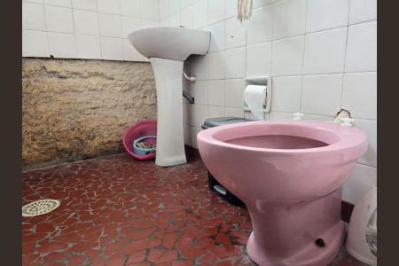 Casa para alugar com 400m², 3 quartos e 3 vagasBanheiro Social