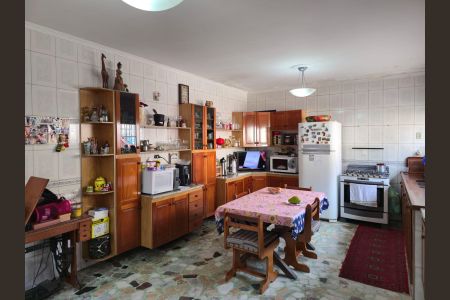 Casa para alugar com 400m², 3 quartos e 3 vagasCozinha 