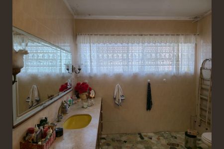 Casa para alugar com 400m², 3 quartos e 3 vagasBanheiro Social