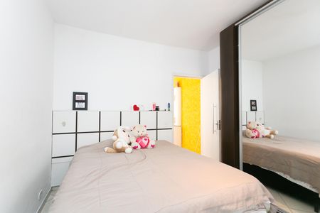 Quarto 2 de casa para alugar com 2 quartos, 170m² em Vila Barbosa, São Paulo