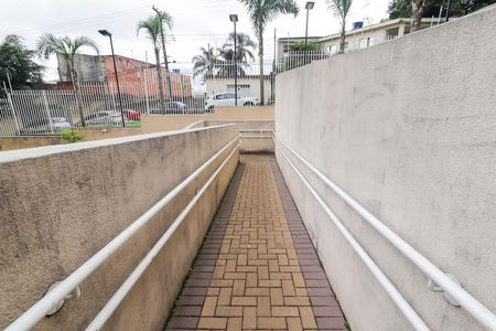 Apartamento para alugar com 32m², 2 quartos e sem vaga Apartamento para alugar com 32m², 2 quartos e sem vagaÁrea comum - Rampa de acesso