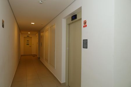Apartamento para alugar com 32m², 2 quartos e sem vagaÁrea comum - Saguão do andar
