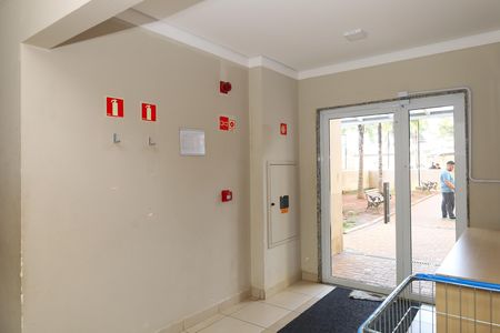 Apartamento para alugar com 32m², 2 quartos e sem vagaÁrea comum - Saguão do prédio