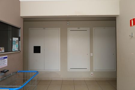 Apartamento para alugar com 32m², 2 quartos e sem vagaÁrea comum - Saguão do prédio