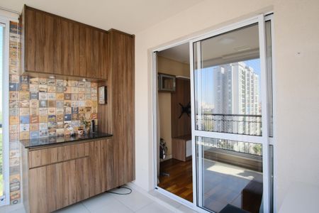 Apartamento para alugar com 68m², 2 quartos e 1 vagaVaranda