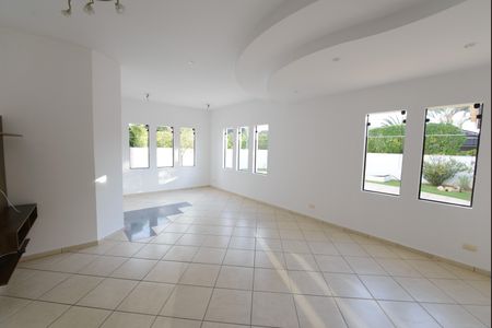 Sala de casa de condomínio para alugar com 5 quartos, 363m² em Esplanada Independência, Taubaté