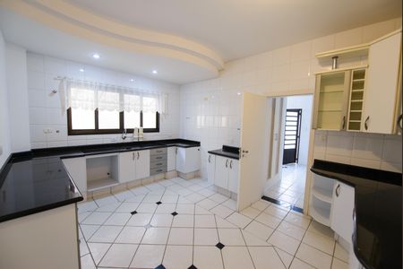 Casa de condomínio para alugar com 363m², 5 quartos e 6 vagasCozinha