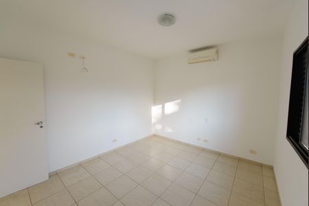 Casa de condomínio para alugar com 363m², 5 quartos e 6 vagasQuarto 2