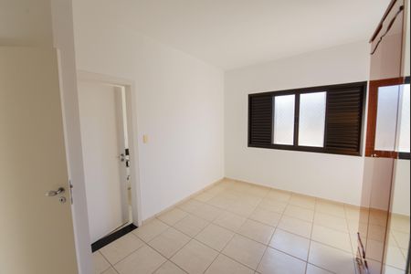 Casa de condomínio para alugar com 363m², 5 quartos e 6 vagasSuíte 1