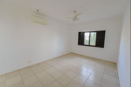 Casa de condomínio para alugar com 363m², 5 quartos e 6 vagasSuíte master
