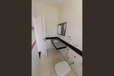 Casa de condomínio para alugar com 363m², 5 quartos e 6 vagasBanheiro da Suíte 1