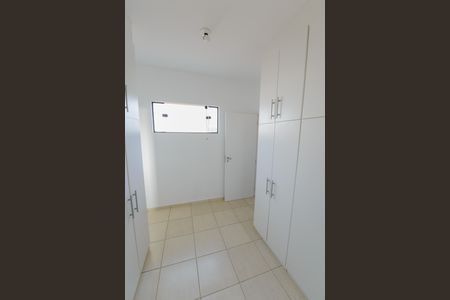 Casa de condomínio para alugar com 363m², 5 quartos e 6 vagasCloset da Suíte master