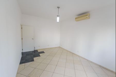 Casa de condomínio para alugar com 363m², 5 quartos e 6 vagasSala de TV