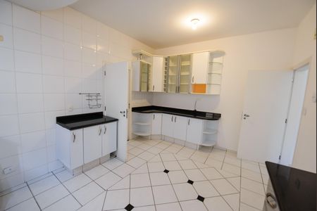Casa de condomínio para alugar com 363m², 5 quartos e 6 vagasCozinha