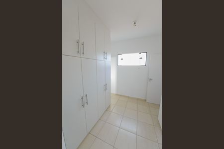 Casa de condomínio para alugar com 363m², 5 quartos e 6 vagasCloset da Suíte master