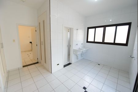 Casa de condomínio para alugar com 363m², 5 quartos e 6 vagasÁrea de Serviço