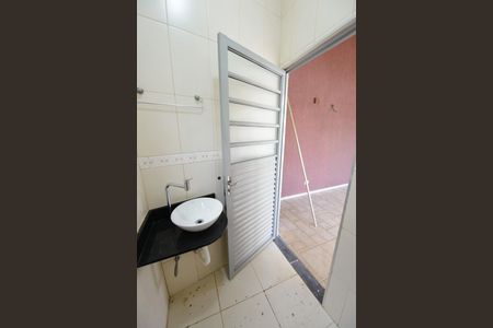 Casa de condomínio para alugar com 363m², 5 quartos e 6 vagasBanheiro da Área de Lazer