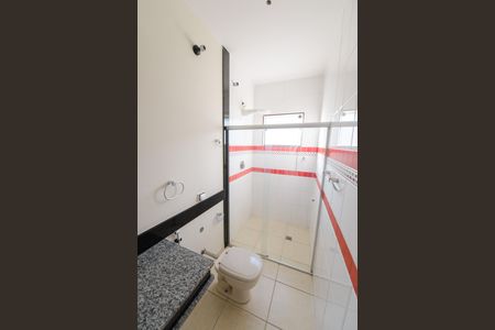 Casa de condomínio para alugar com 363m², 5 quartos e 6 vagasBanheiro da Suíte 1