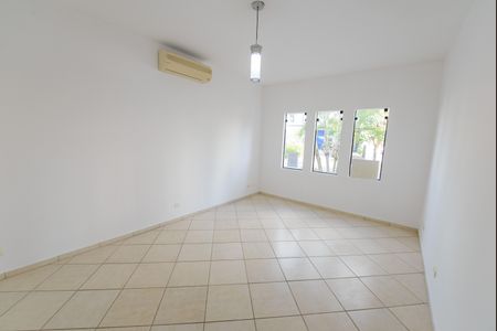 Sala de TV de casa de condomínio para alugar com 5 quartos, 363m² em Esplanada Independência, Taubaté