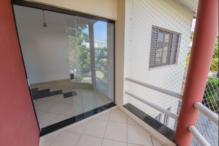 Casa de condomínio para alugar com 363m², 5 quartos e 6 vagasVaranda do Quarto 1