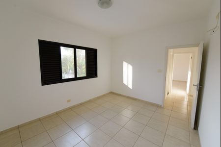 Casa de condomínio para alugar com 363m², 5 quartos e 6 vagasQuarto 2