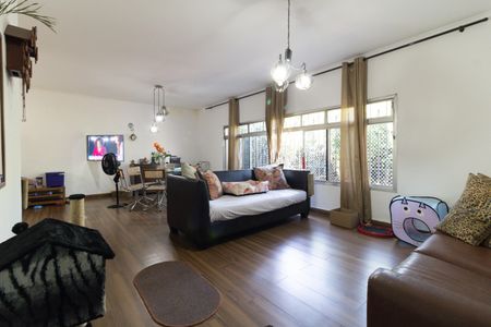 Sala de casa à venda com 4 quartos, 200m² em Vila Brasilina, São Paulo