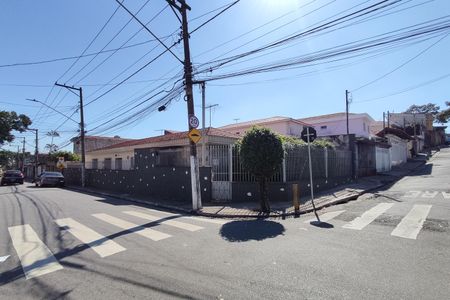 Fachada de casa à venda com 4 quartos, 400m² em Vila Brasilina, São Paulo