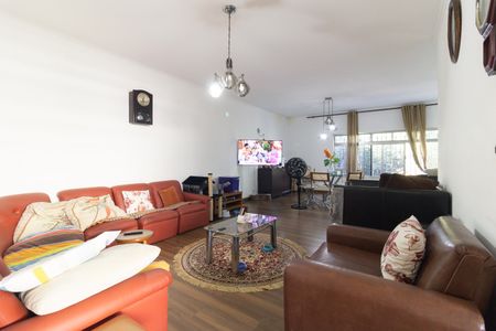 Sala de casa à venda com 4 quartos, 200m² em Vila Brasilina, São Paulo