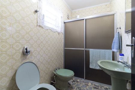 Banheiro Social  de casa à venda com 4 quartos, 400m² em Vila Brasilina, São Paulo