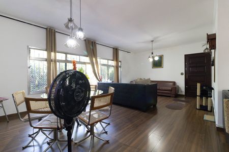 Sala de casa à venda com 4 quartos, 200m² em Vila Brasilina, São Paulo