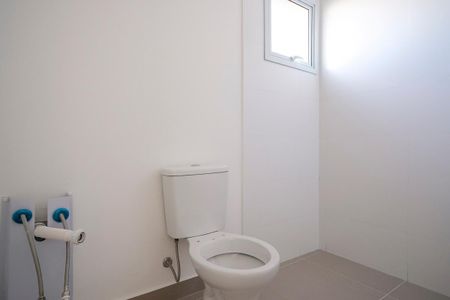 Apartamento à venda com 69m², 2 quartos e 2 vagasBanheiro da suíte