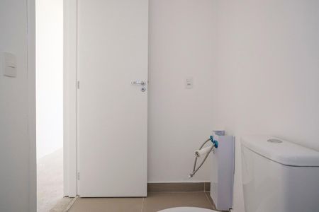 Apartamento à venda com 69m², 2 quartos e 2 vagasBanheiro da suíte