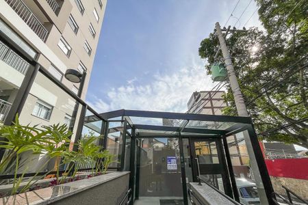 Apartamento à venda com 69m², 2 quartos e 2 vagasFachada + plaquinha
