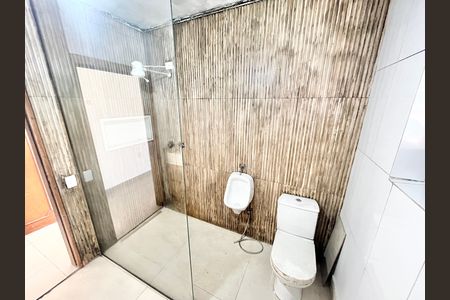 Casa para alugar com 534m², 4 quartos e 12 vagas Casa para alugar com 534m², 4 quartos e 12 vagasBanheiro da Suíte 1